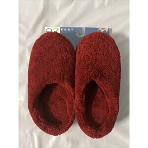EZ Feet Women’s Soft Fluffy Slippers Burgundy Red Vintage Size 6.5 - 7.5 New